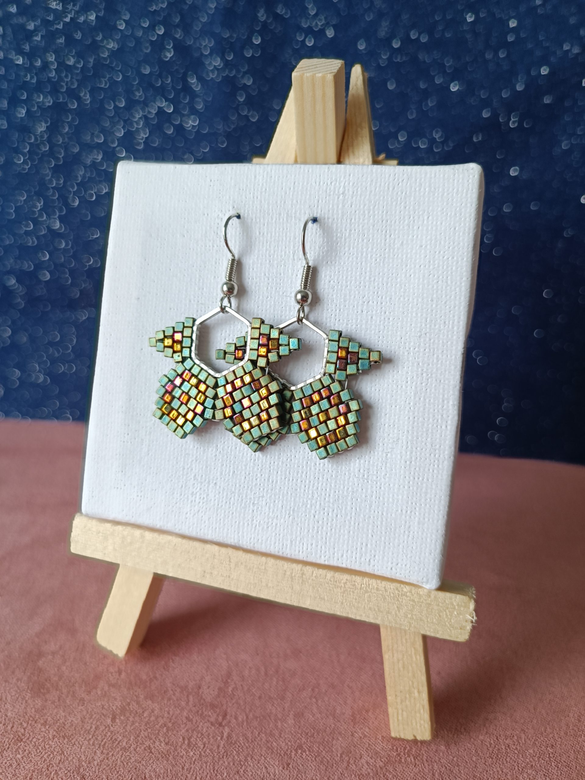 Boucles d’oreilles – Hexagone silhouette