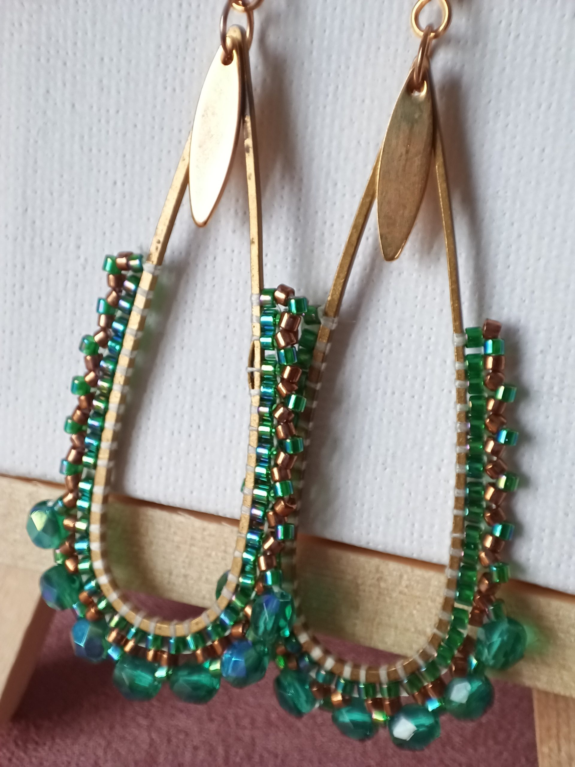 Boucles d’oreilles – Goutte Longue Vert et doré – Image 2