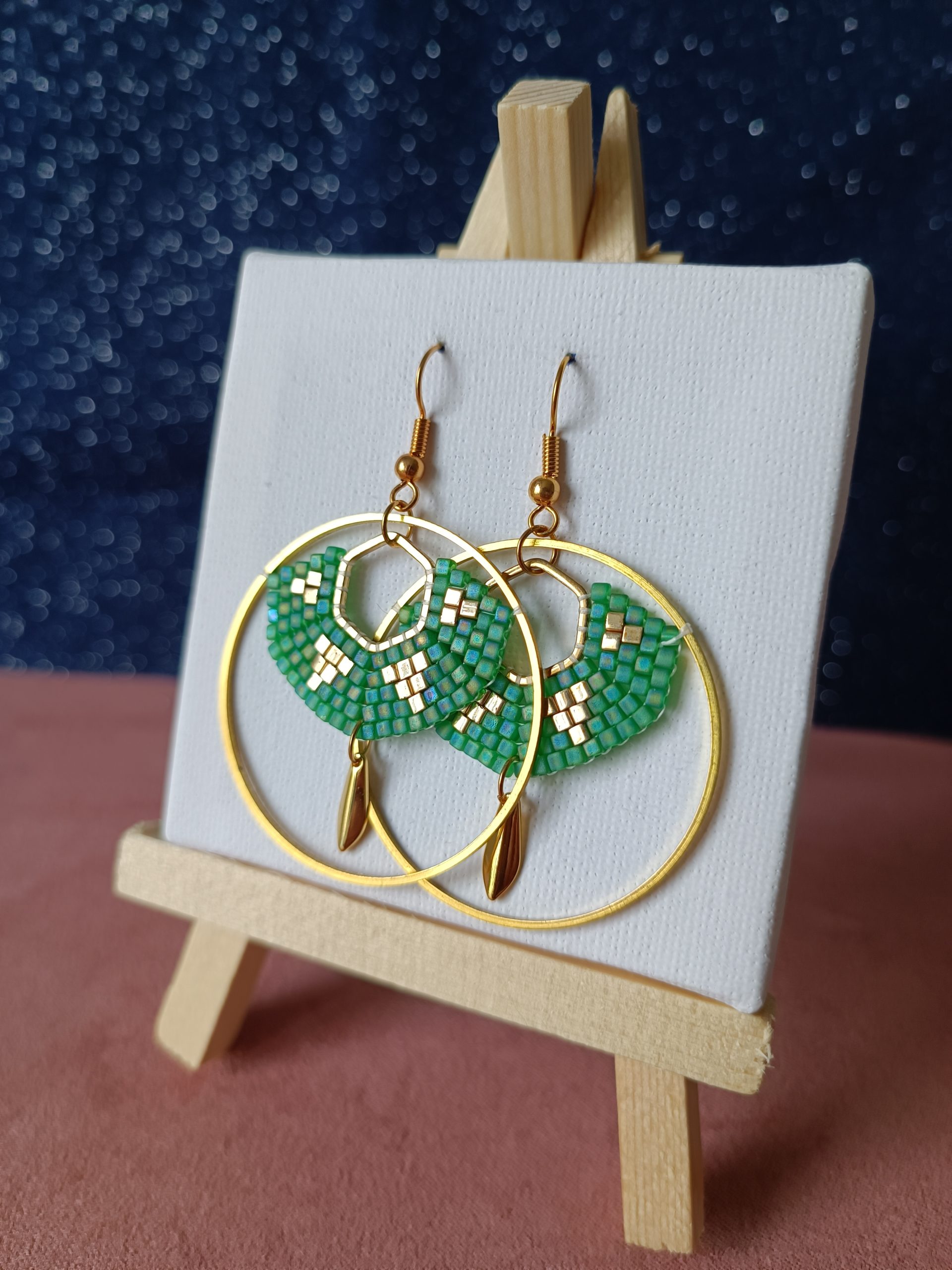 Boucles d’oreilles – Rond avec Hexagone Vert et doré