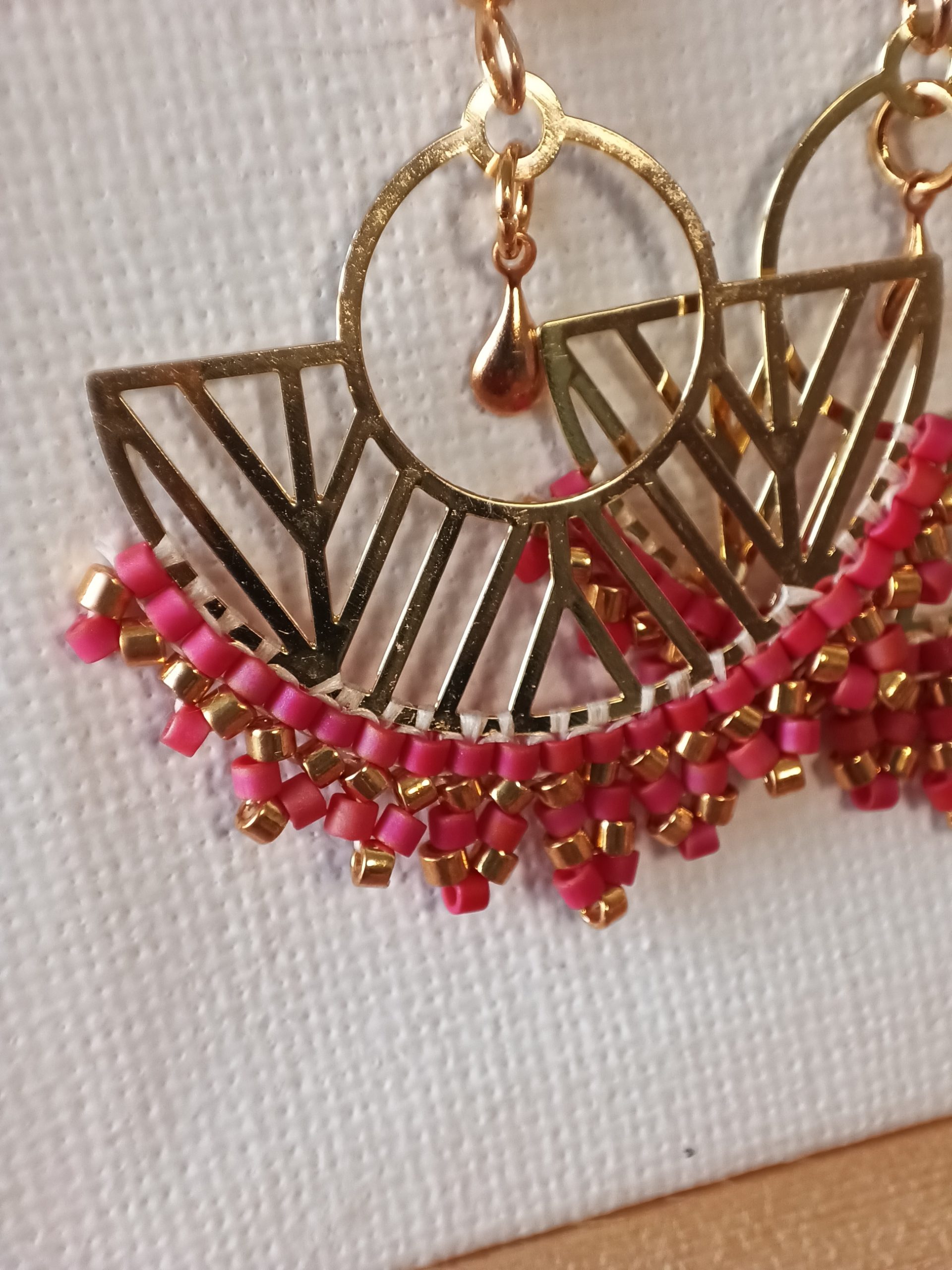 Boucles d’oreilles – Eventail doré et rose – Image 2