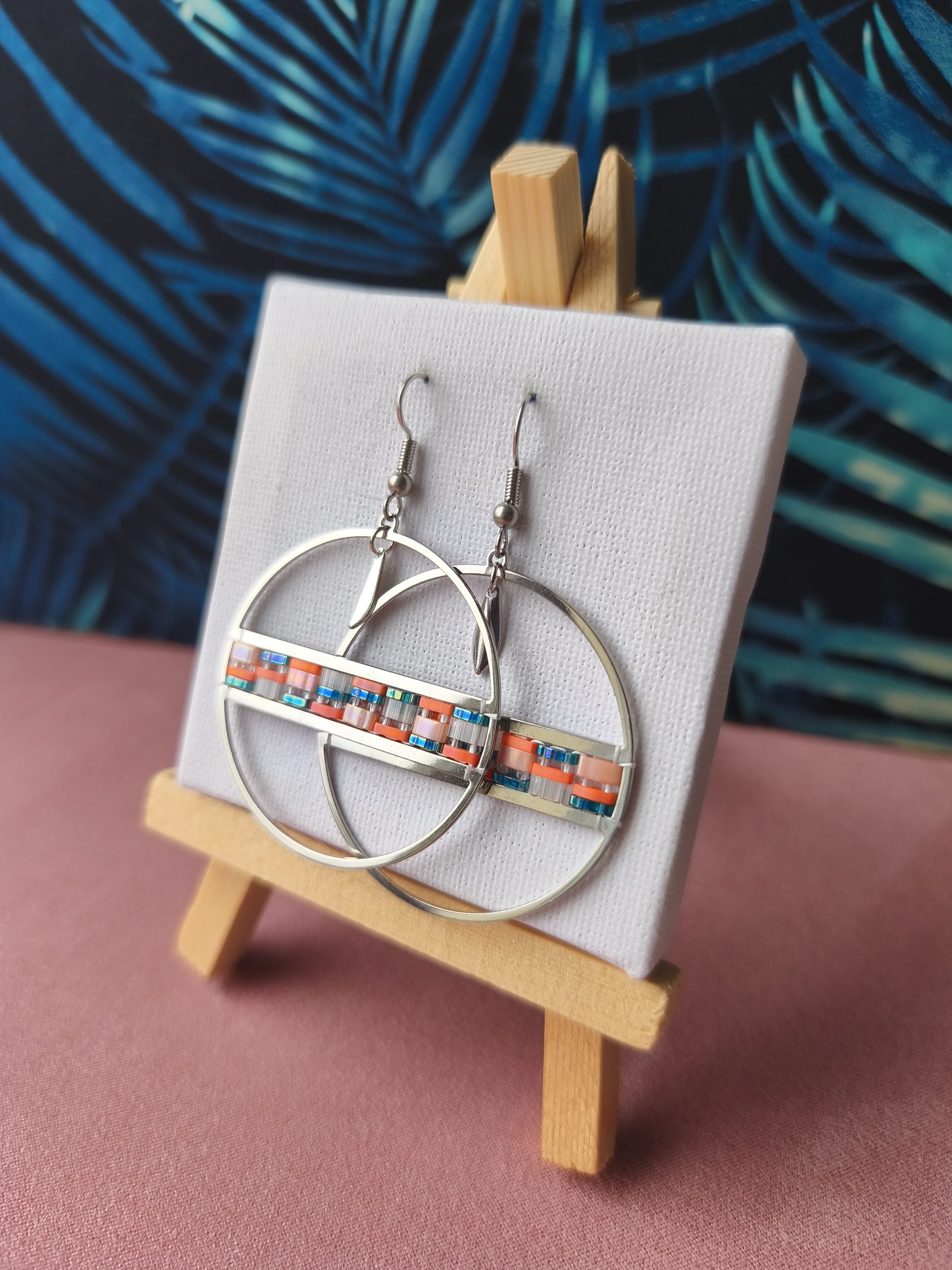 Boucles d'oreilles - Anneau 4,3 cm argenté, ligne orangée et bleue