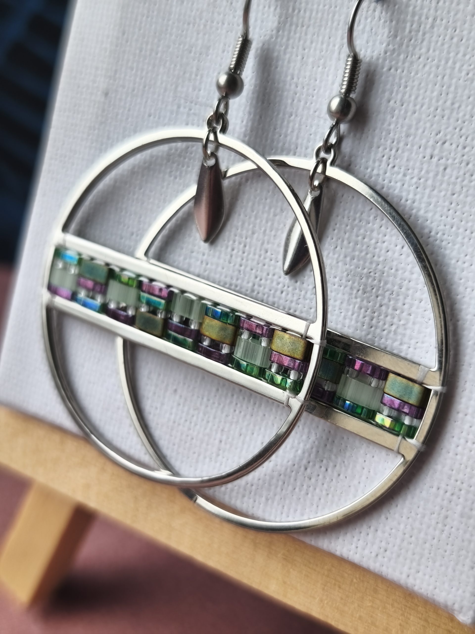 Boucles d'oreilles - Anneau 4,3 cm argenté, ligne vert et violet