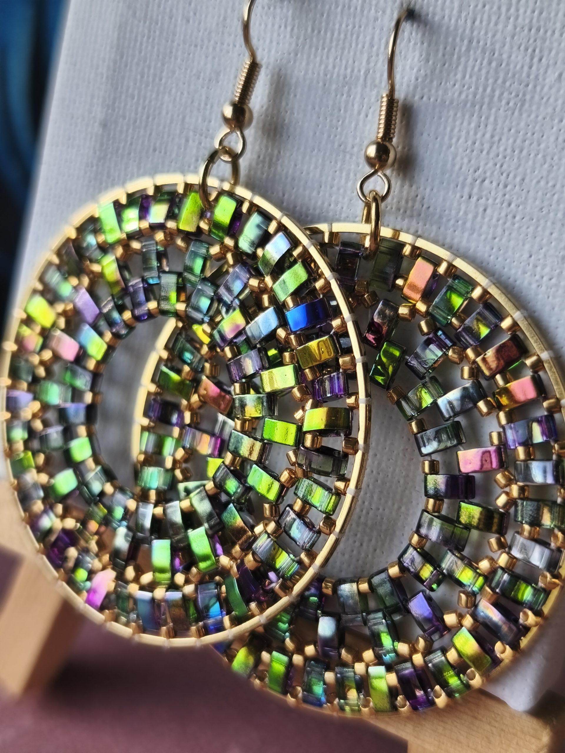 Boucles d’oreilles – Anneau 5cm vert brillant irisé – Image 2