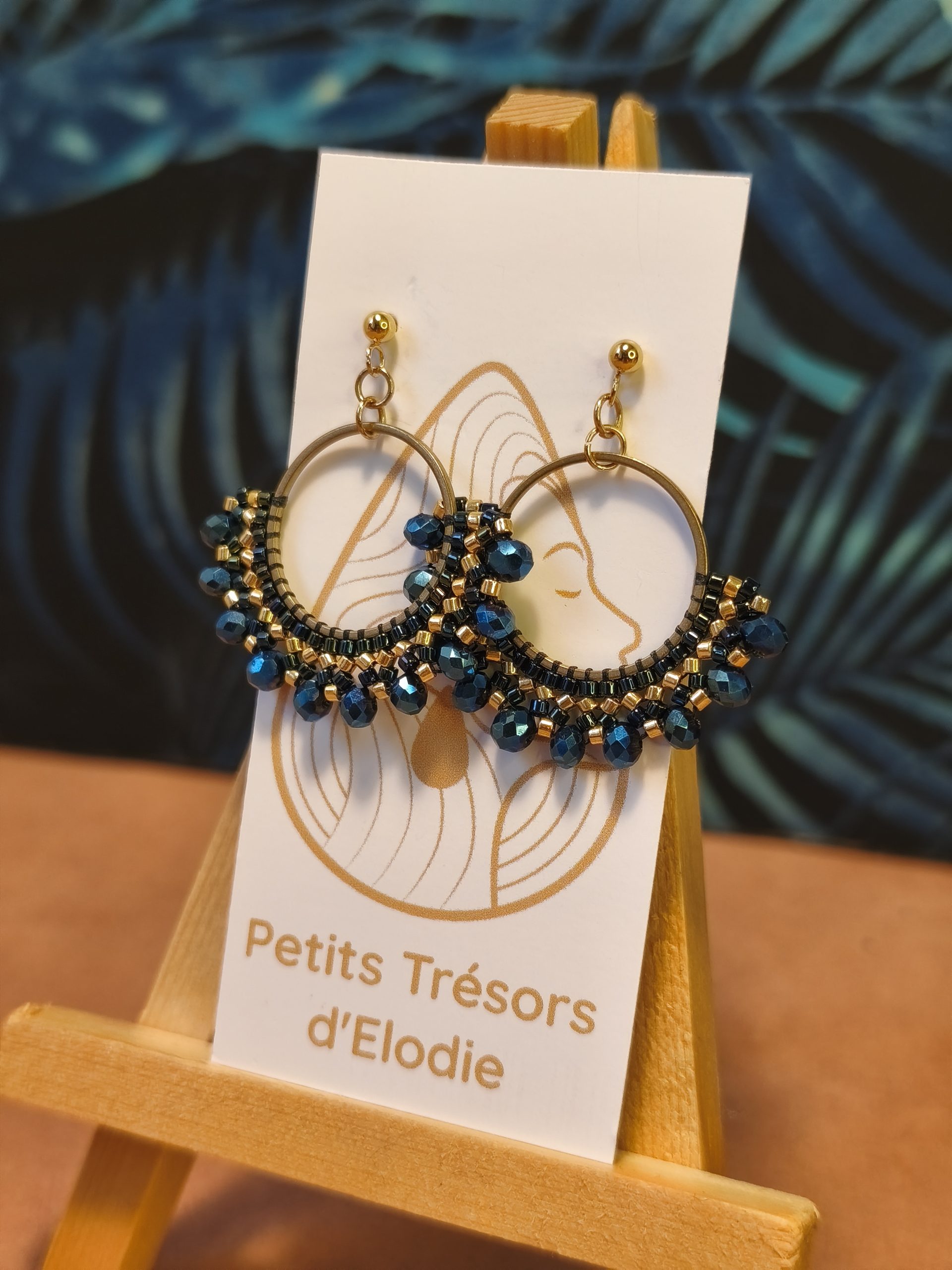 Boucles d’oreilles – Anneau 2cm doré et bleu foncé