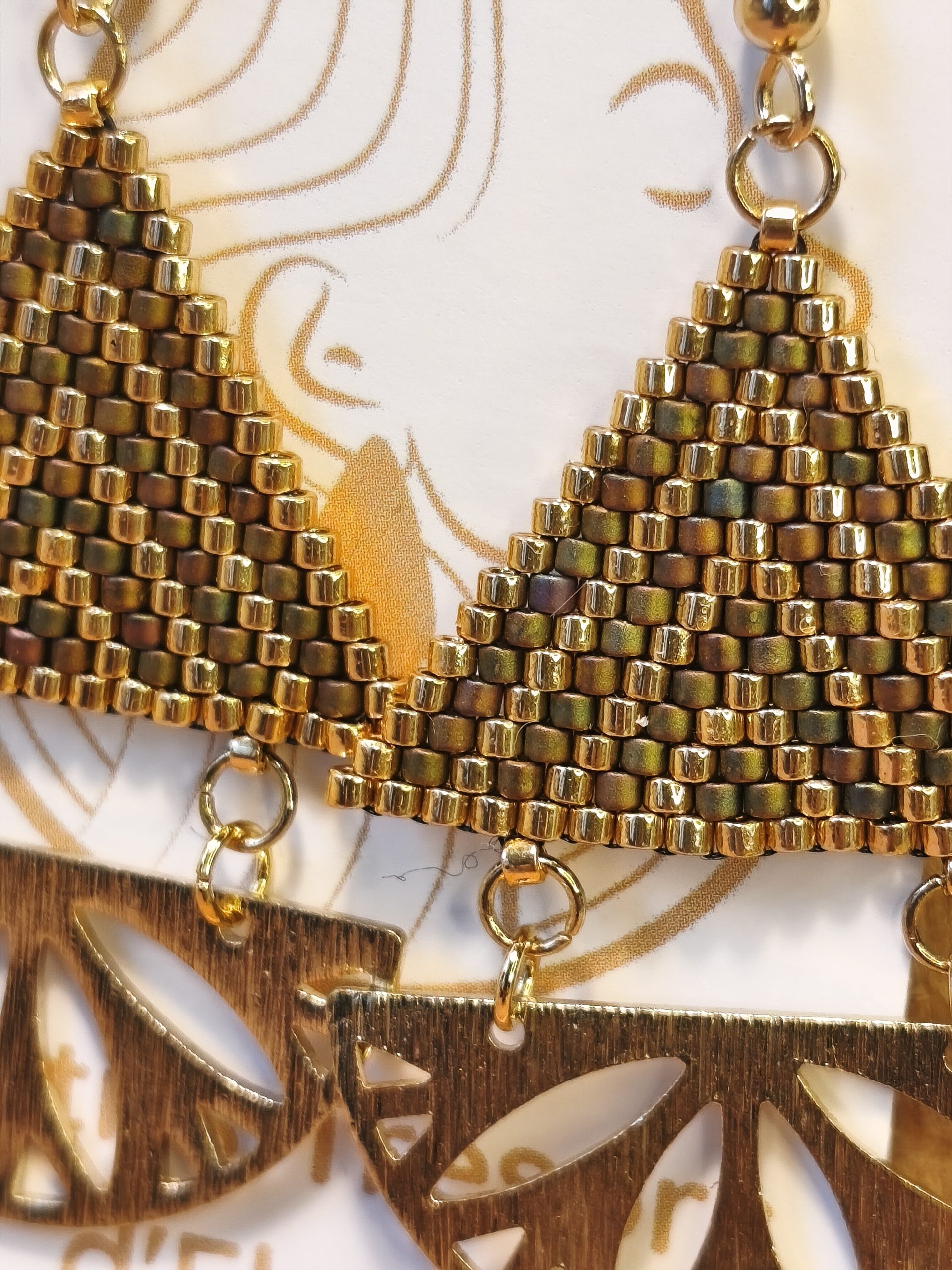 Boucles d'oreilles tissage triangle – Image 2