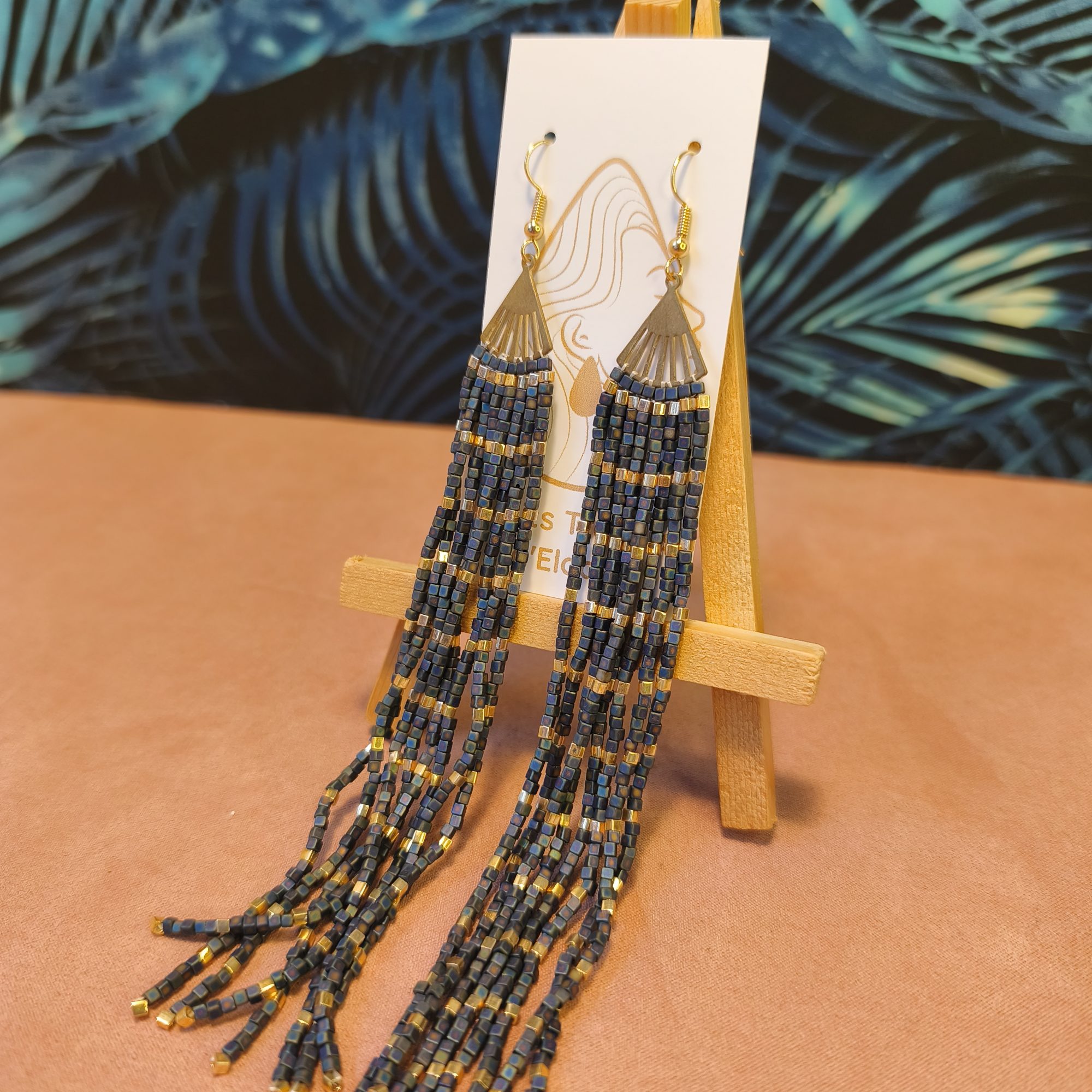 Boucles d'oreilles pendantes éventail doré et bleu