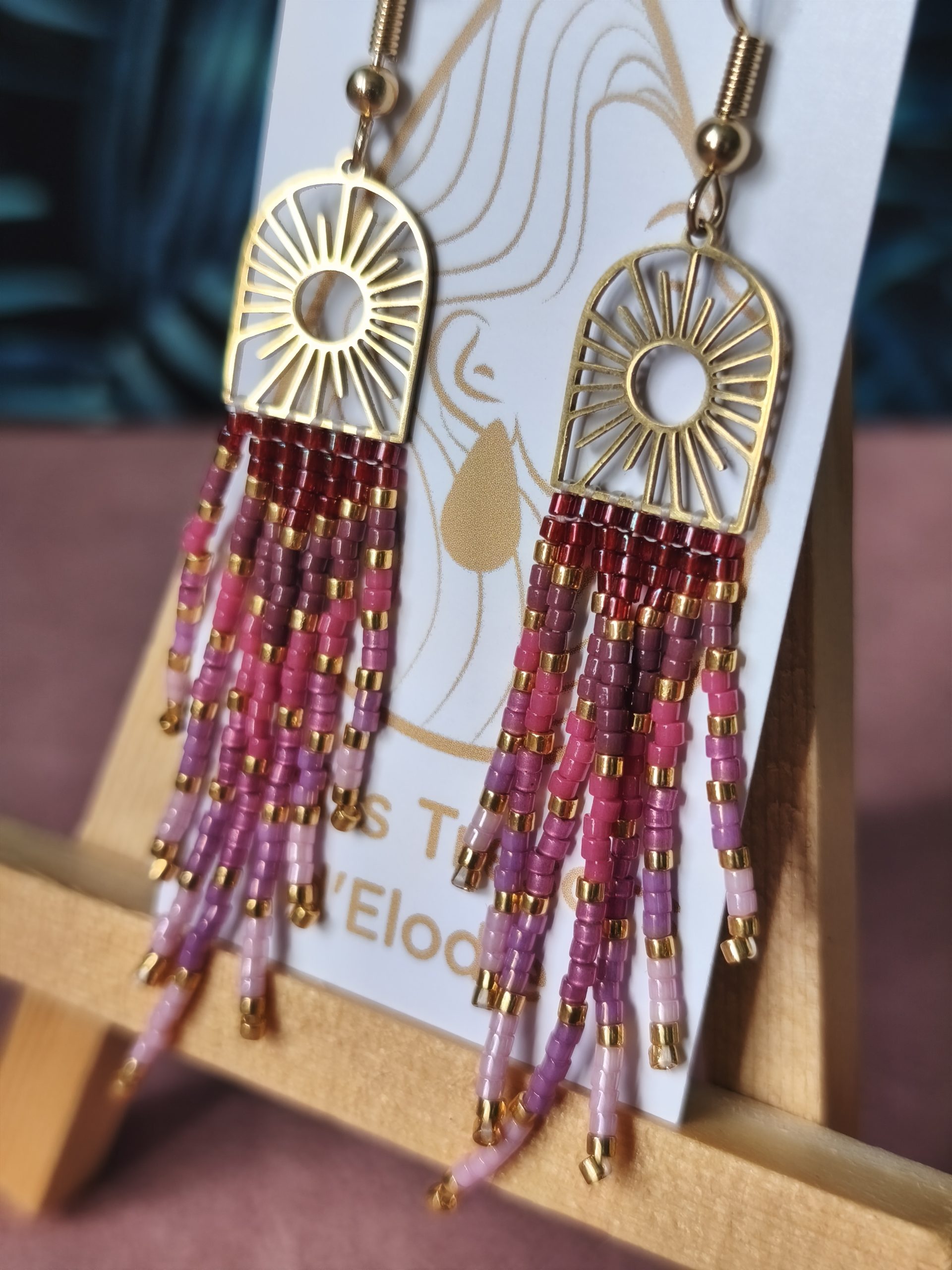 Boucles d'oreilles - Tissage sur forme soleil dégradé violet / rose – Image 2