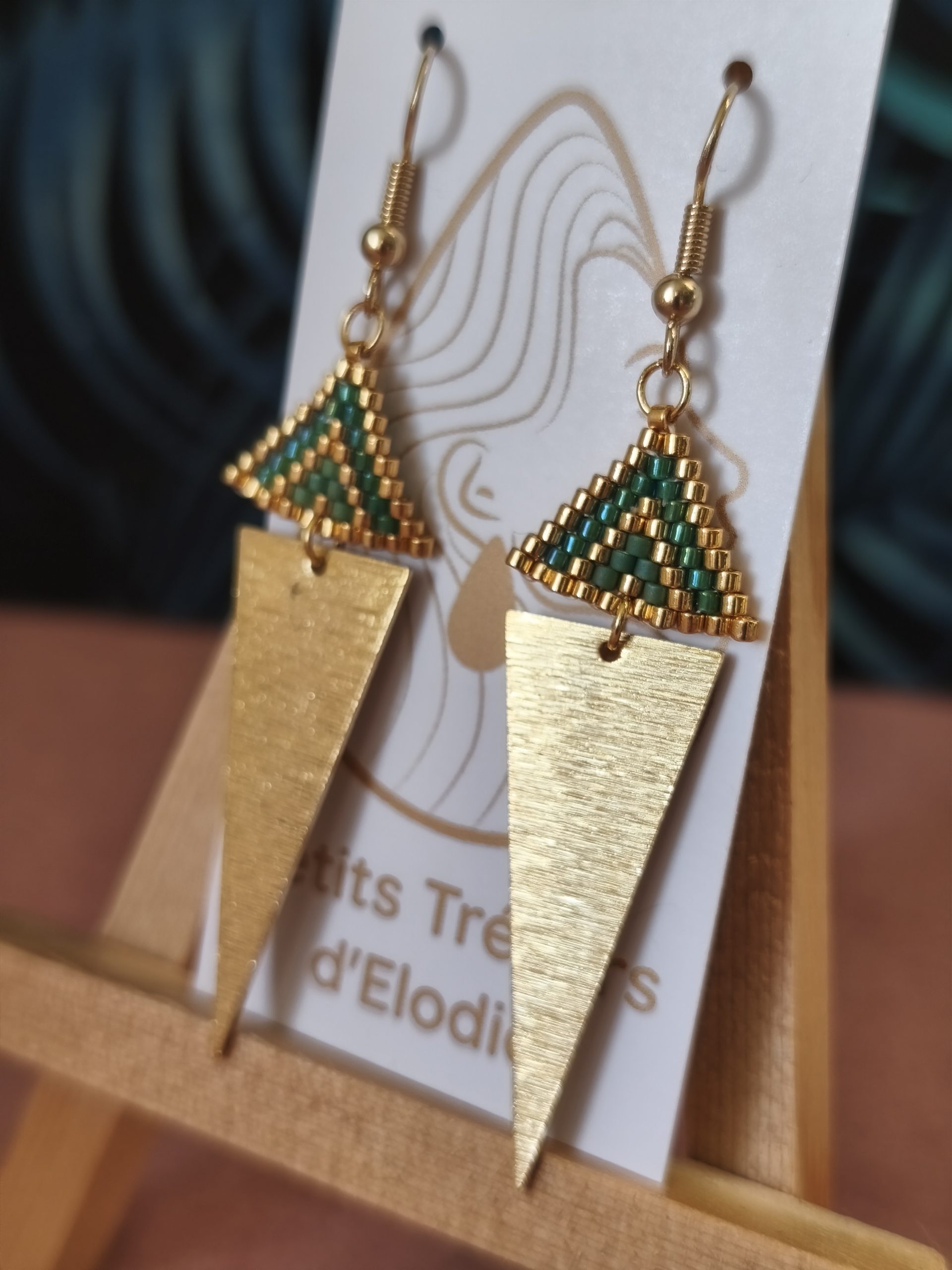 Boucles d'oreilles - Mini triangle tissage vert – Image 2