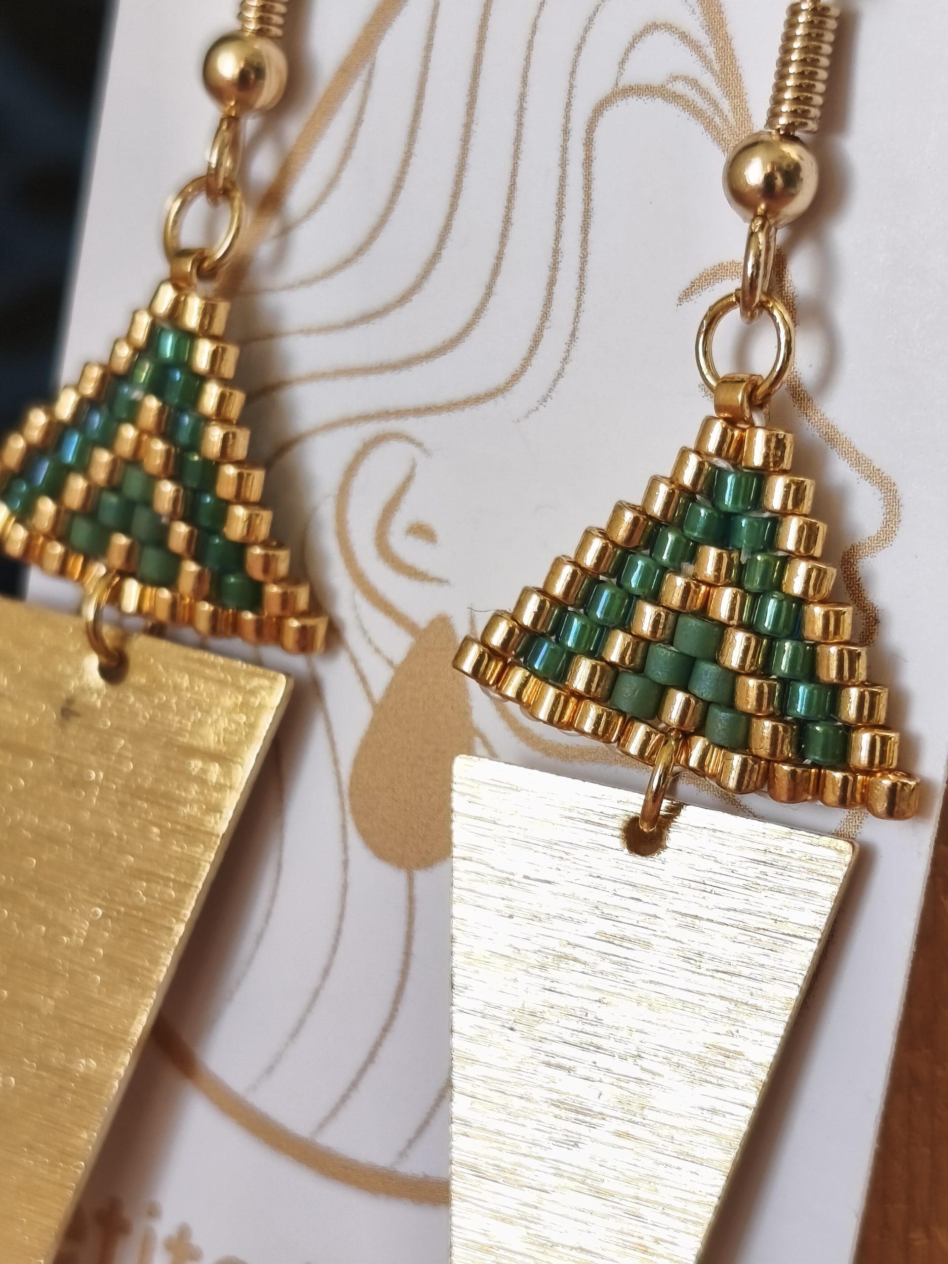 Boucles d'oreilles - Mini triangle tissage vert – Image 3